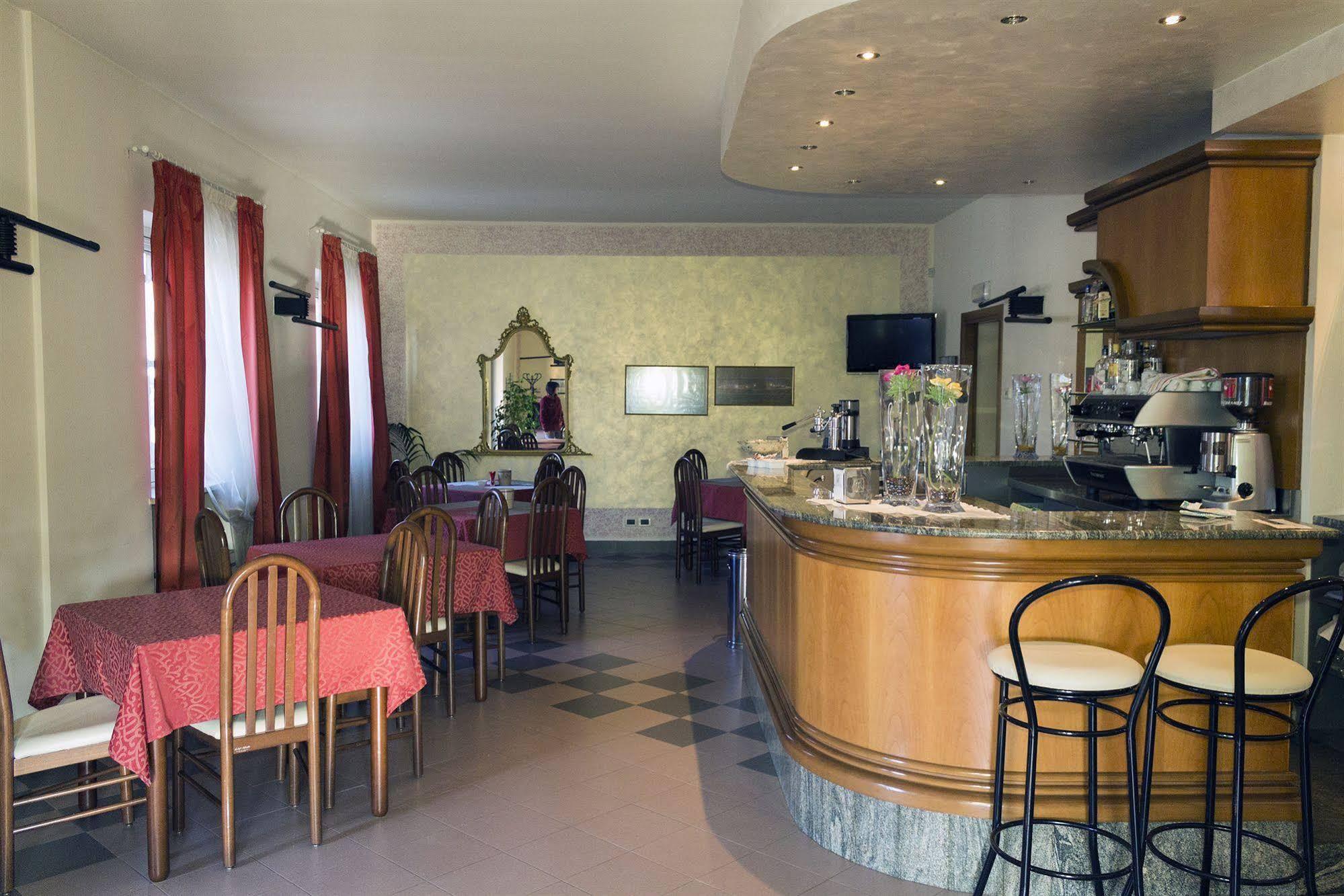Hotel Europa Dossobuono Exterior photo